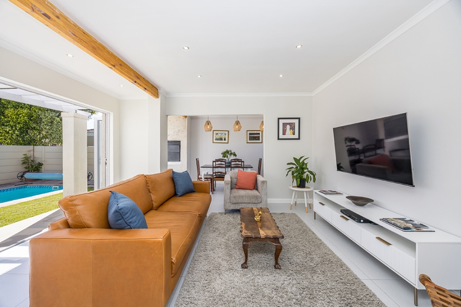 3 Bedroom Property for Sale in Sunningdale Western Cape